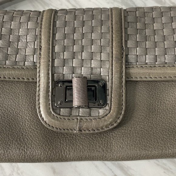 ELLIOTT LUCCA Leather Gray Woven Envelope Rectangle Flip Handbag Clutch Purse - Picture 10 of 10